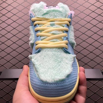 VERDY × Nike SB Dunk Low Pro QS "Visty/Blue Gaze and Enamel Green"