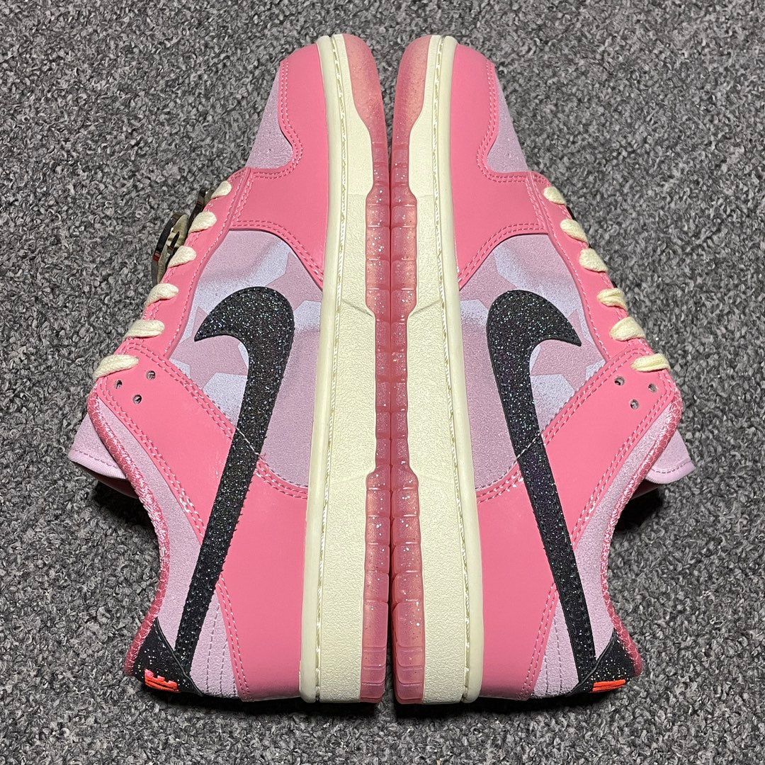 Nike WMNS Dunk Low "Barbie"