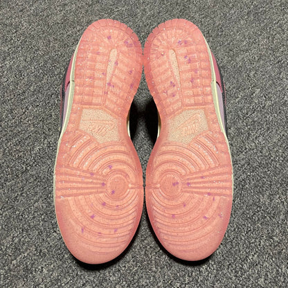 Nike WMNS Dunk Low "Barbie"