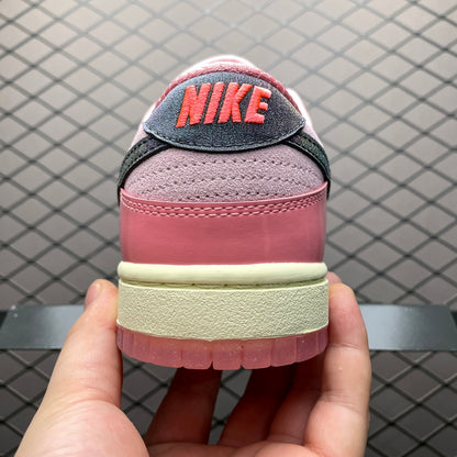 Nike WMNS Dunk Low "Barbie"