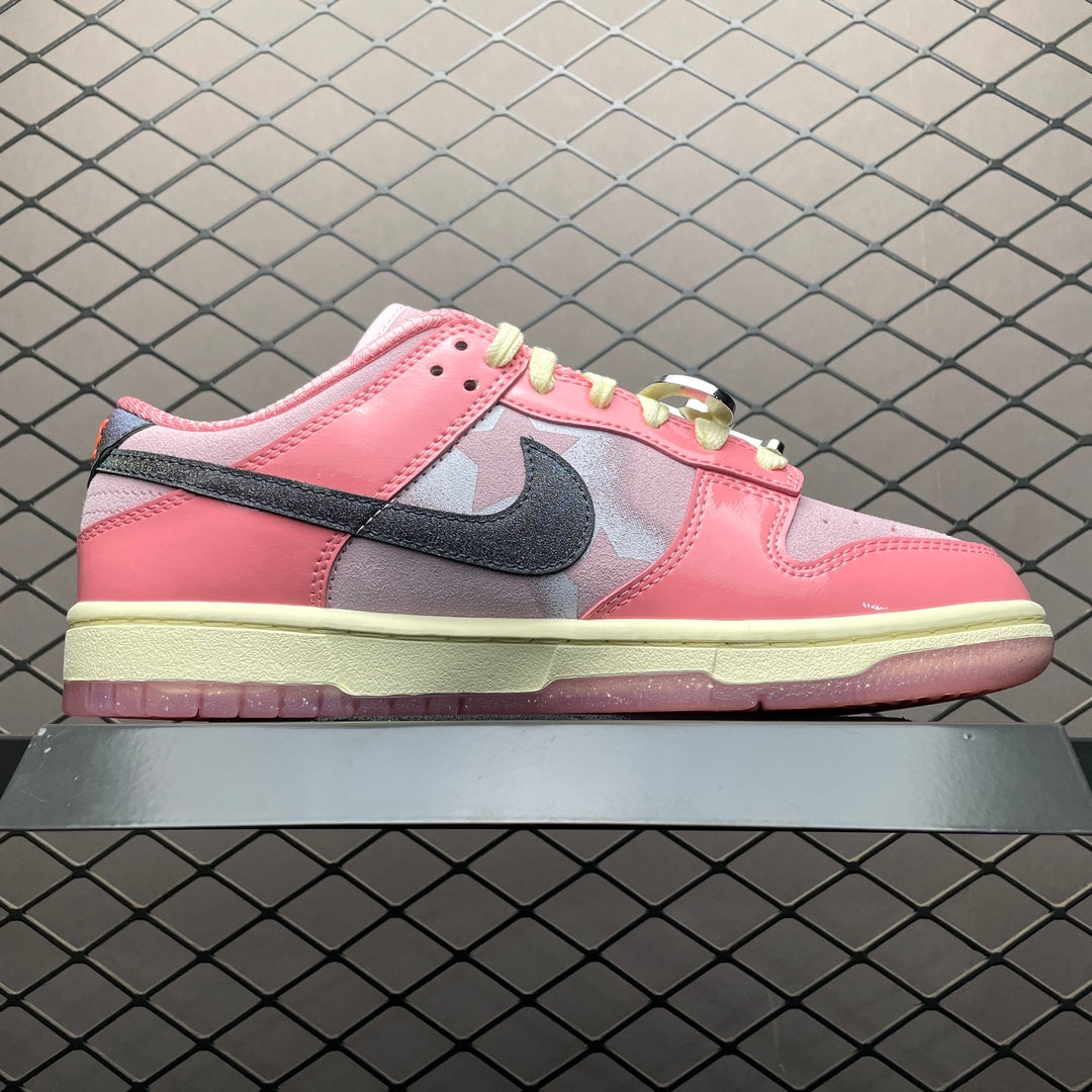 Nike WMNS Dunk Low "Barbie"