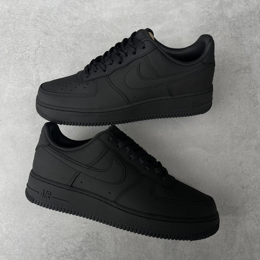 AIR FORCE 1 マットブラック