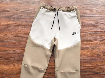 Tech fleece Brown/White