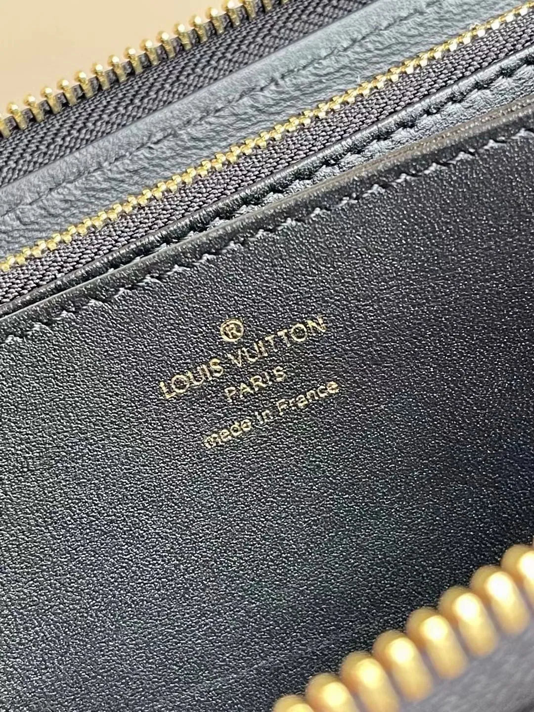 Louis Vuitton Zippy Wallet