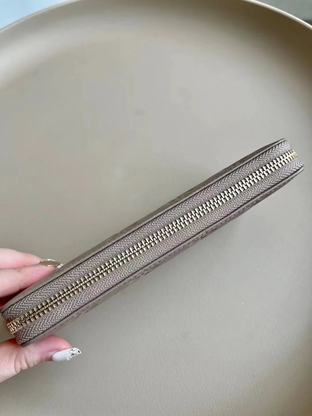 Louis Vuitton Zippy Wallet