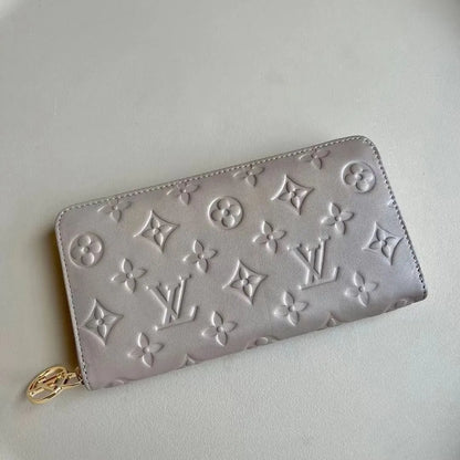 Louis Vuitton Zippy Wallet