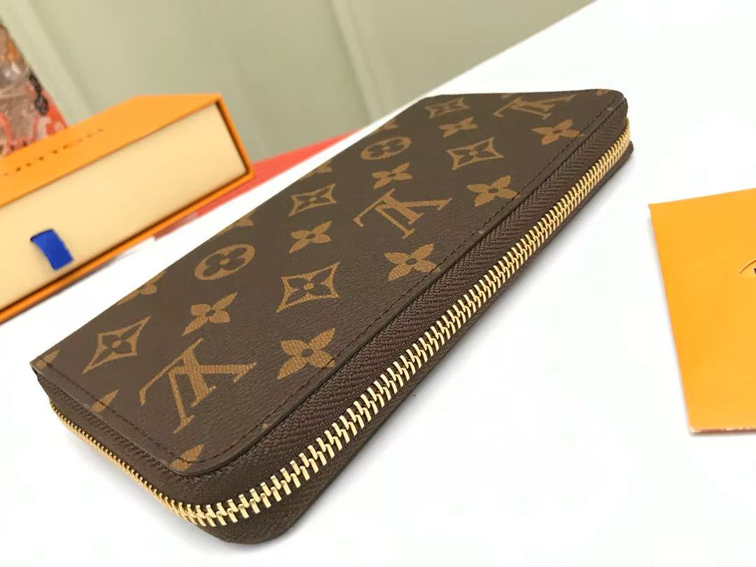 Louis Vuitton Zippy Wallet