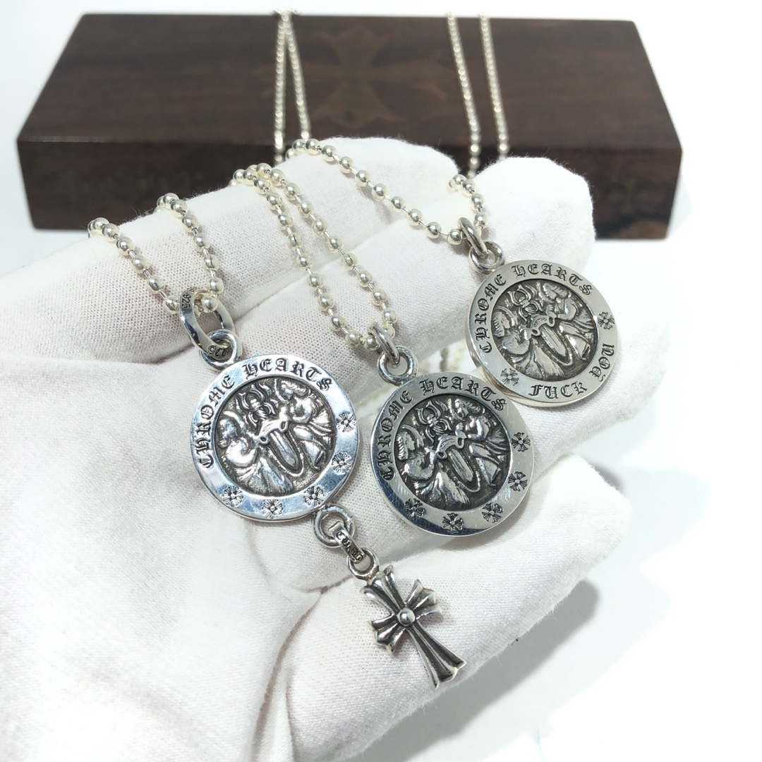 CHROME HEARTS DISC NECKLACE