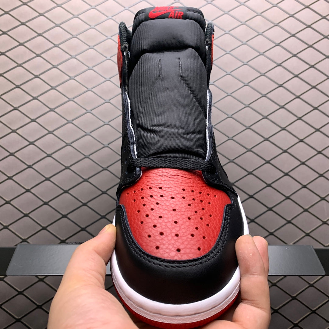 Nike Air Jordan 1 Retro High OG "Bred/Banned" (2016)