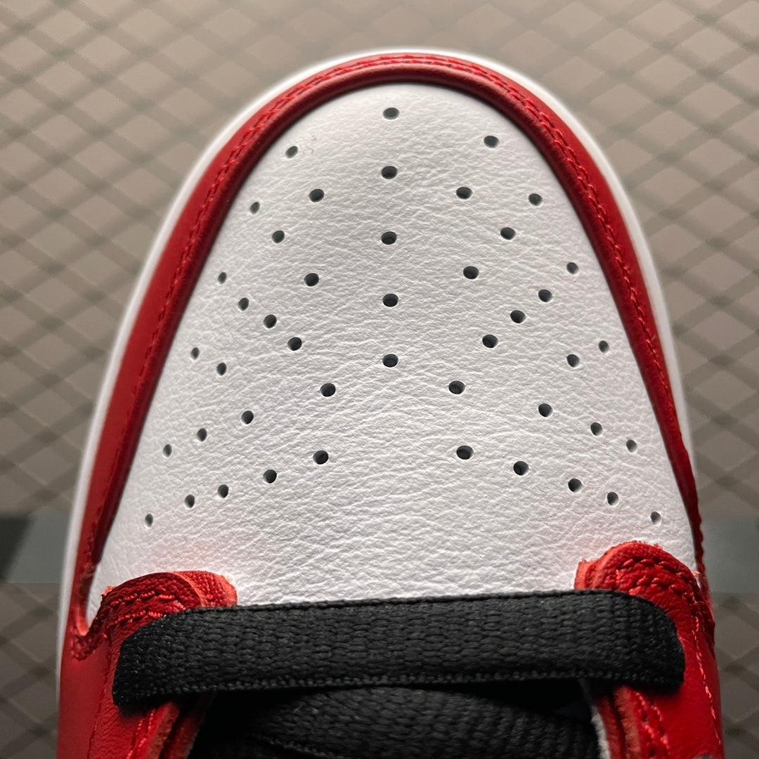 Nike SB Dunk Low "J-Pack Chicago"