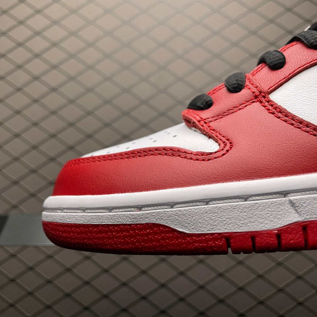 Nike SB Dunk Low "J-Pack Chicago"