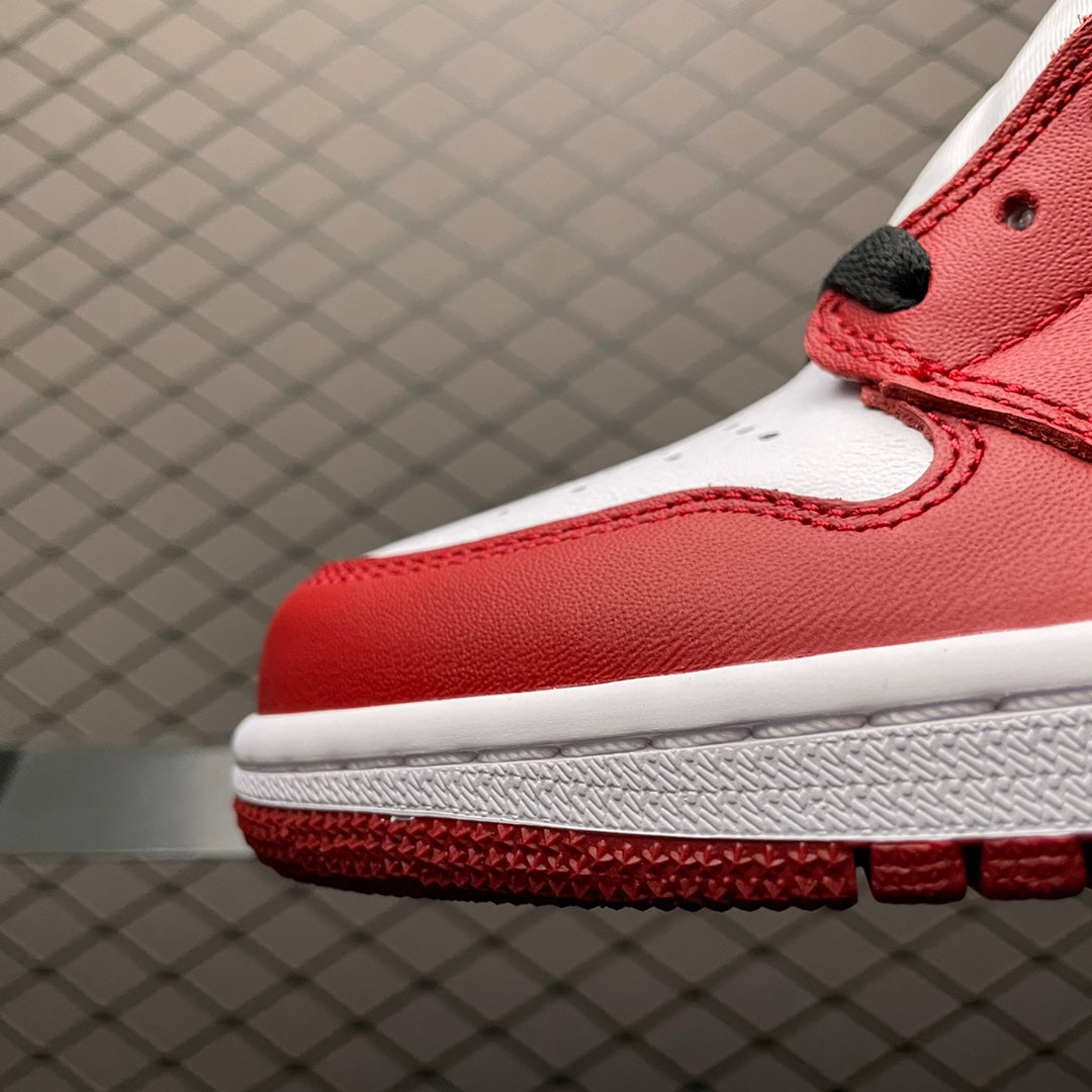 Air Jordan 1 Retro " Chicago"