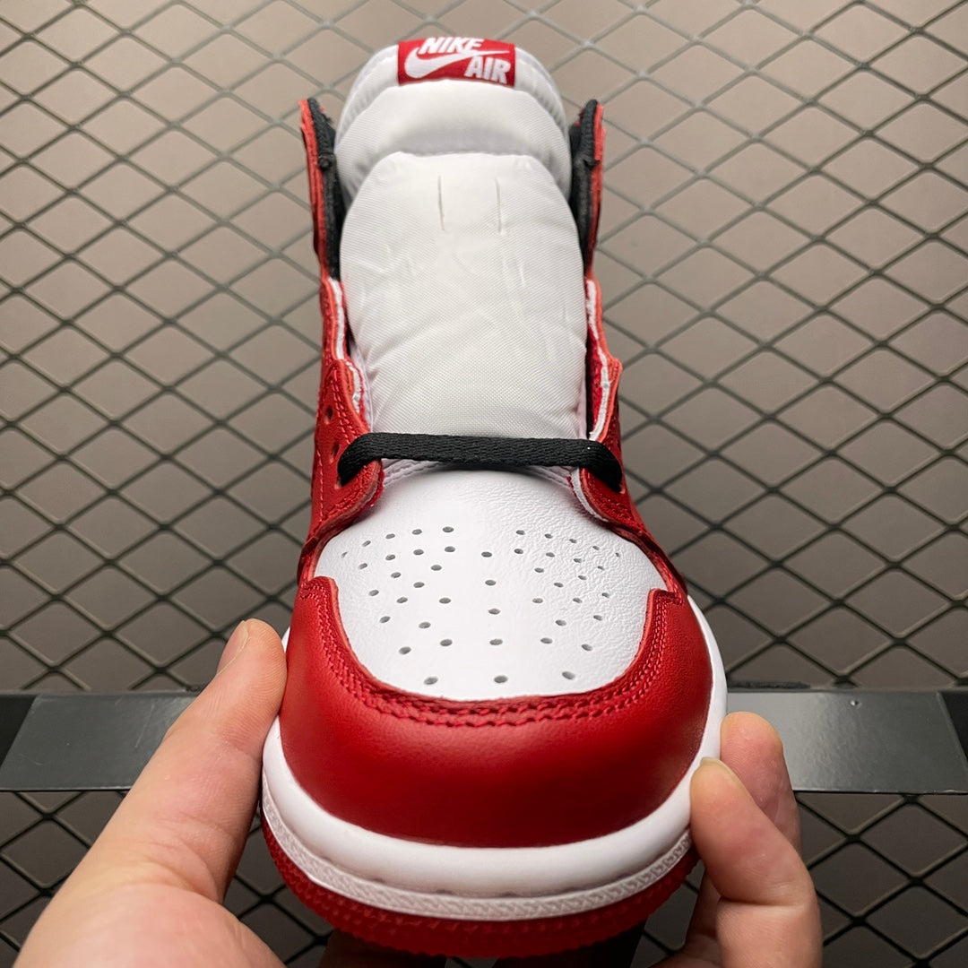 Air Jordan 1 Retro " Chicago"