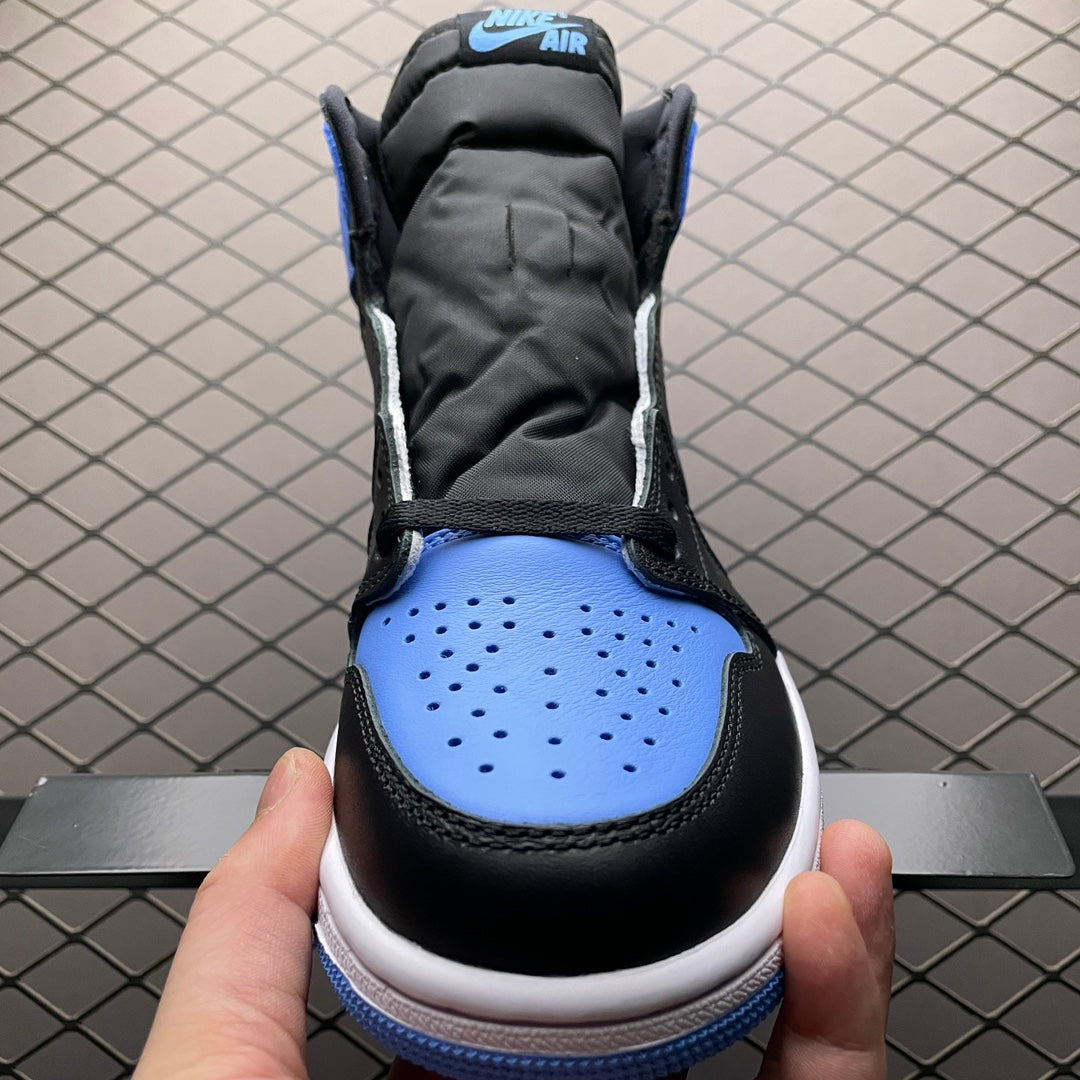 Nike Air Jordan 1 Retro High OG "University Blue"