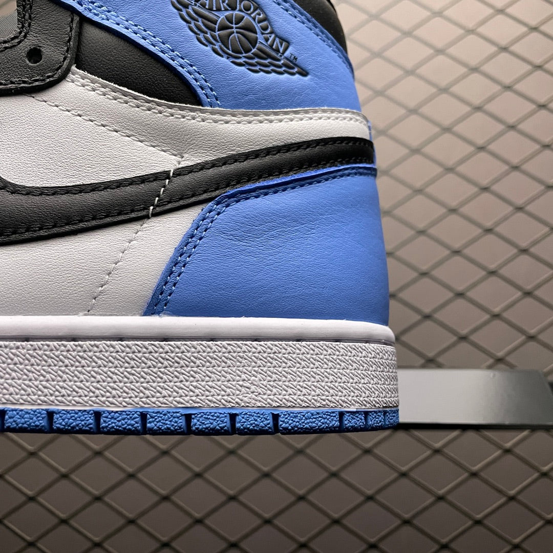Nike Air Jordan 1 Retro High OG "University Blue"