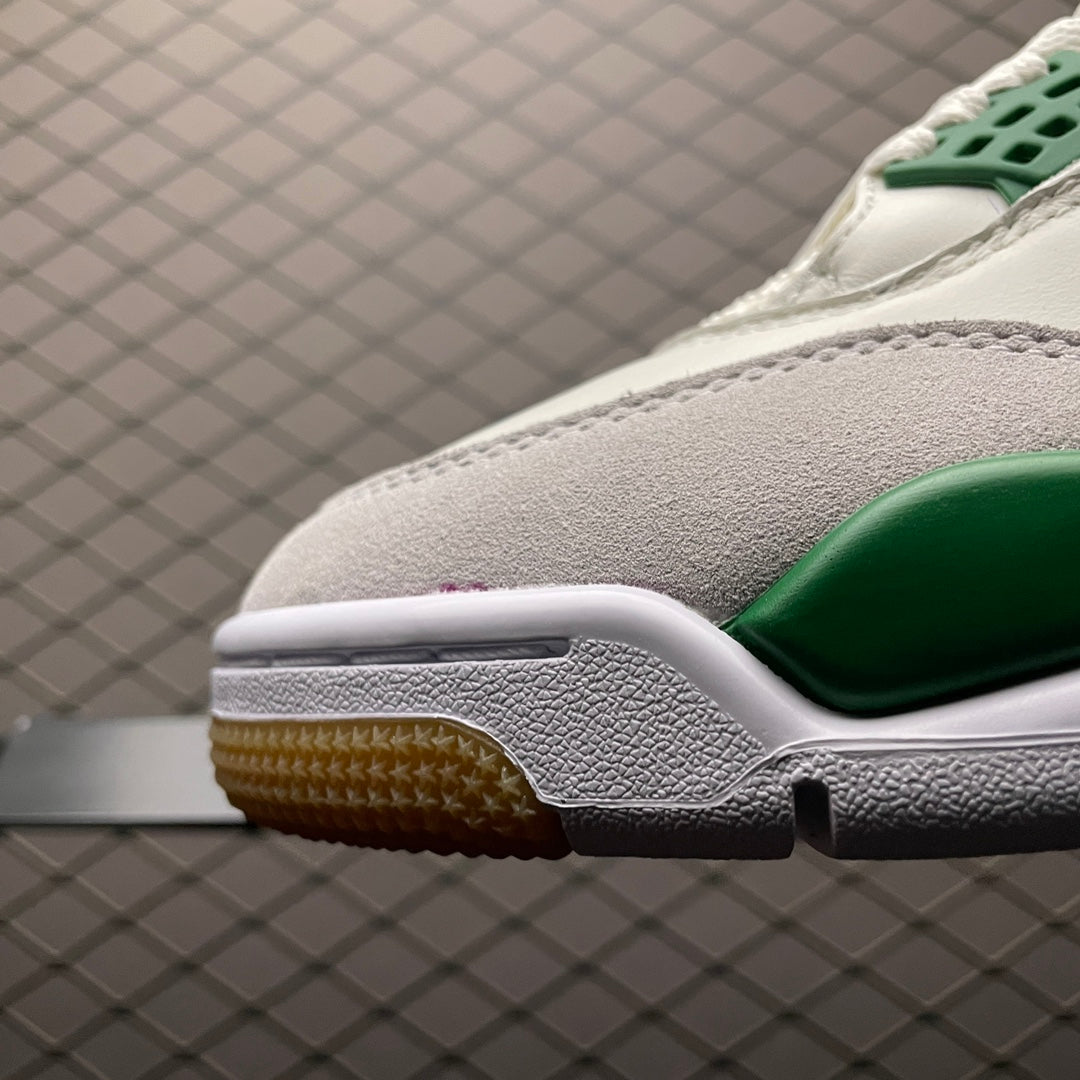 Nike SB × Air Jordan 4 "Pine Green"
