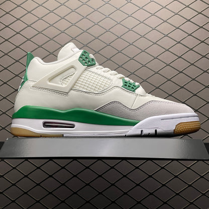 Nike SB × Air Jordan 4 "Pine Green"