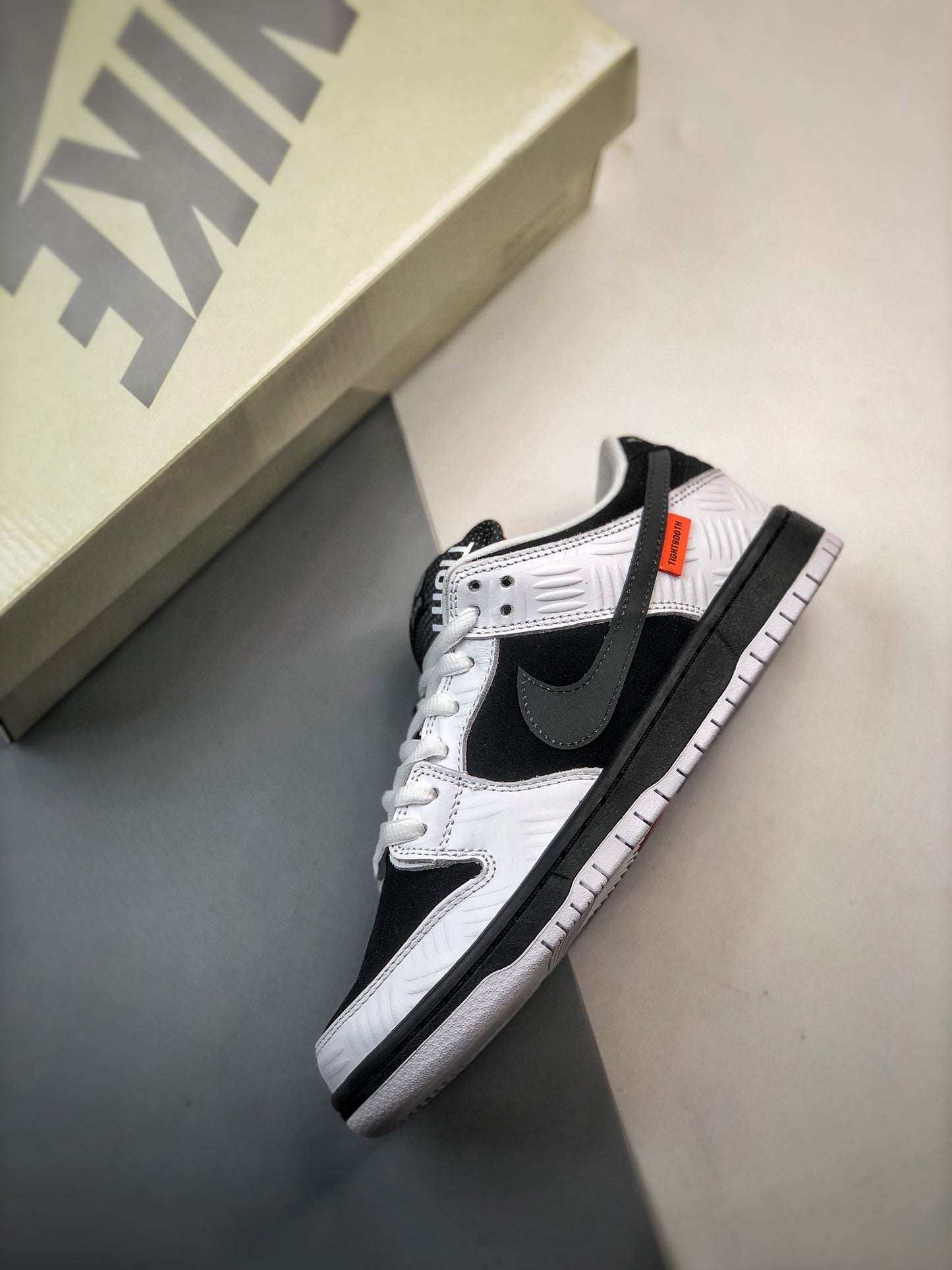 TIGHTBOOTH × Nike SB Dunk Low "White/Black"