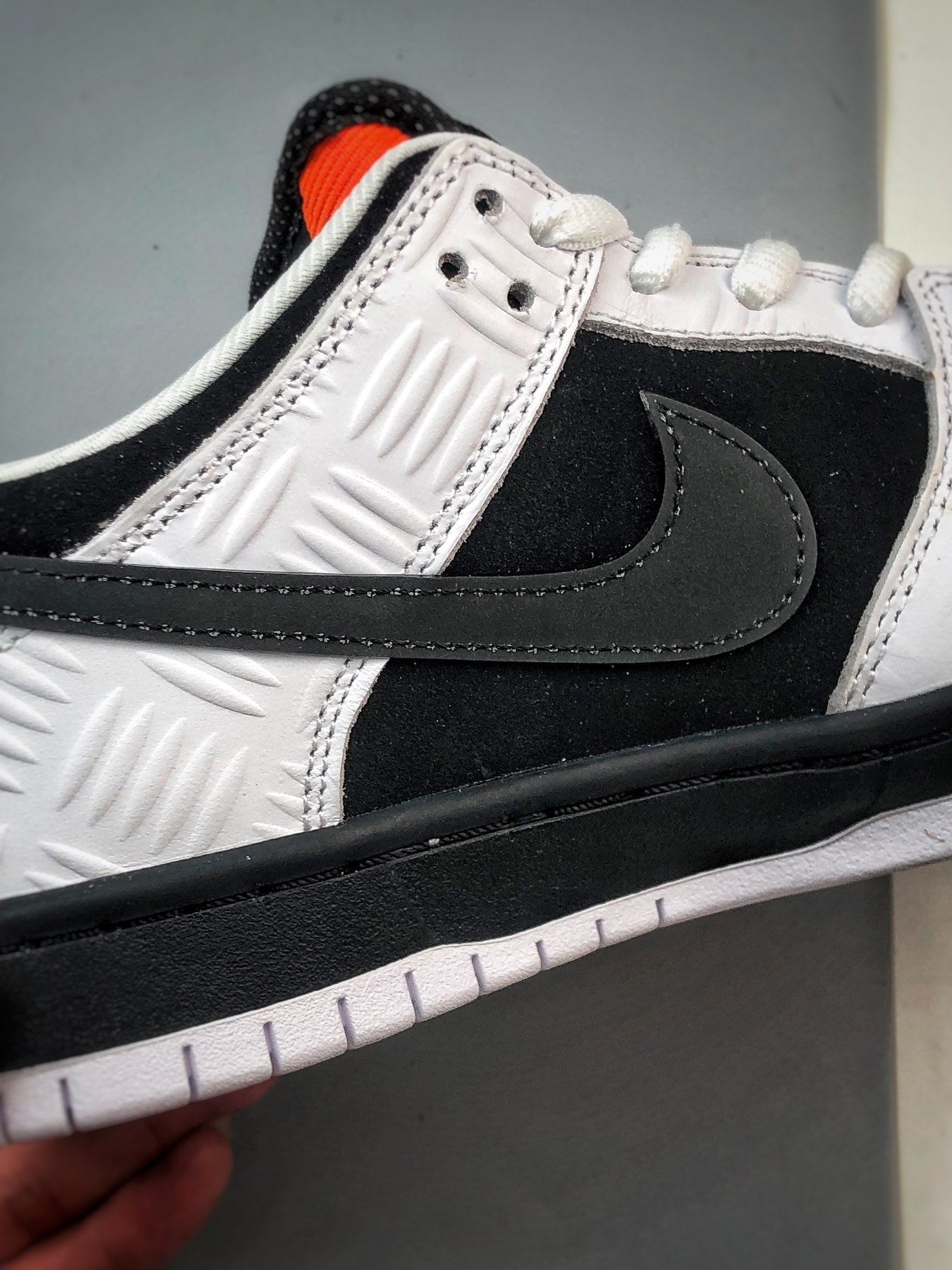 TIGHTBOOTH × Nike SB Dunk Low "White/Black"