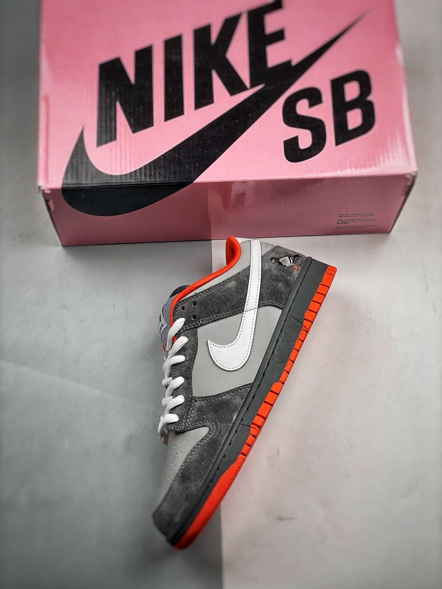 Nike SB Dunk Low Staple NYC Pigeon