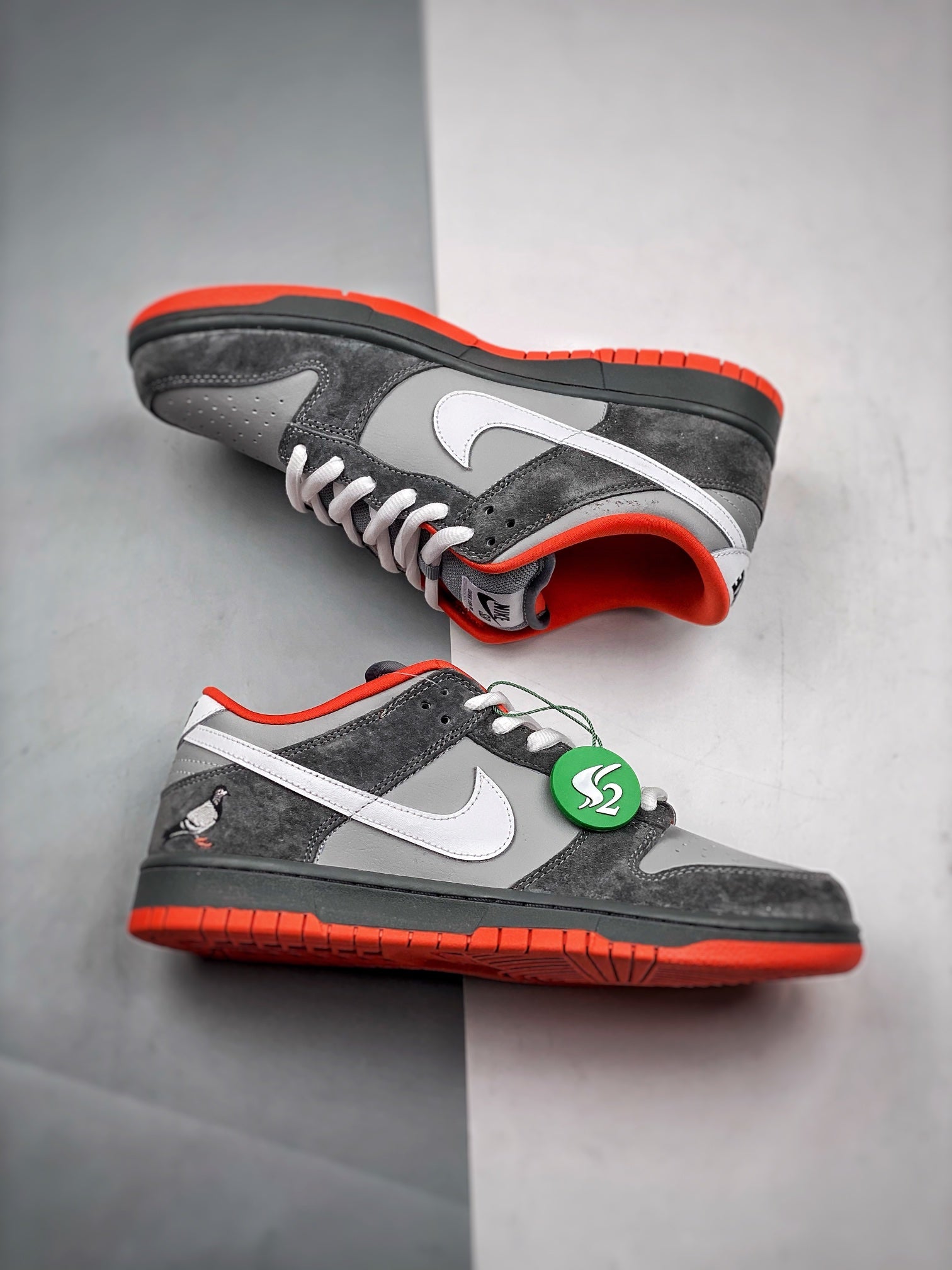 Nike SB Dunk Low Staple NYC Pigeon