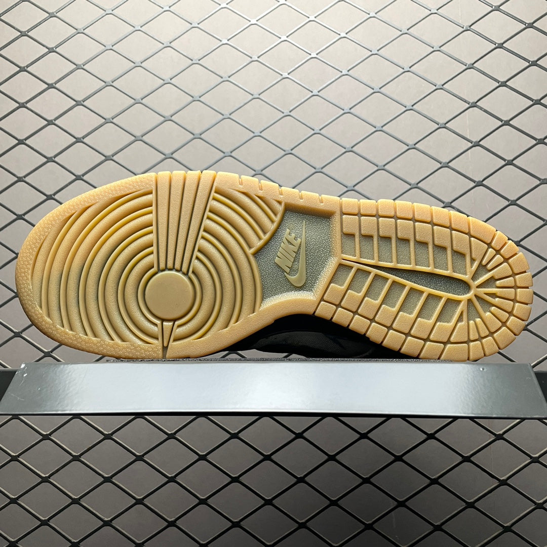 Supreme × Nike SB Dunk Low "Rammellzee"