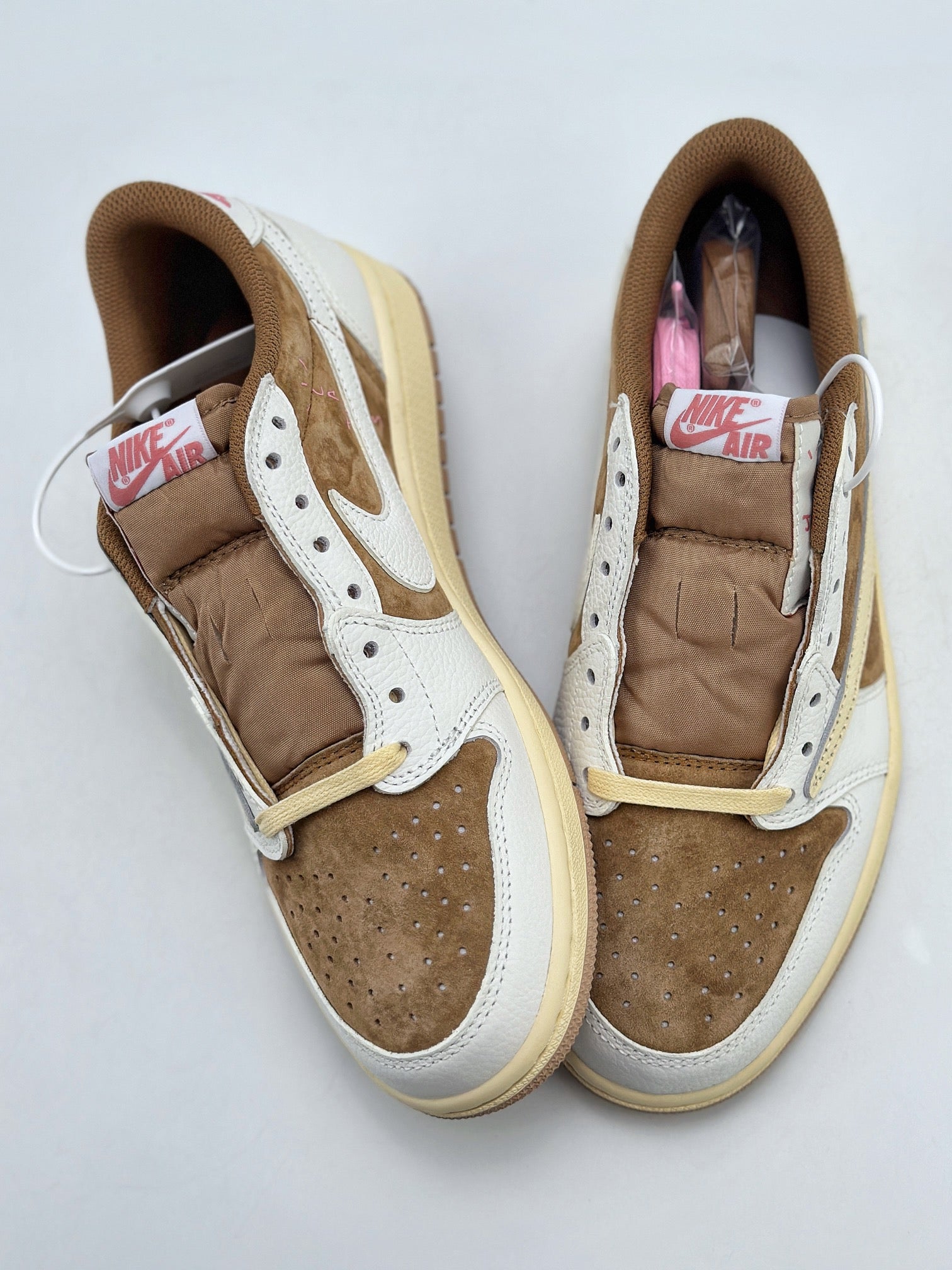 Travis Scott × Nike Air Jordan 1 Low OG SP "Sail/Shy Pink"