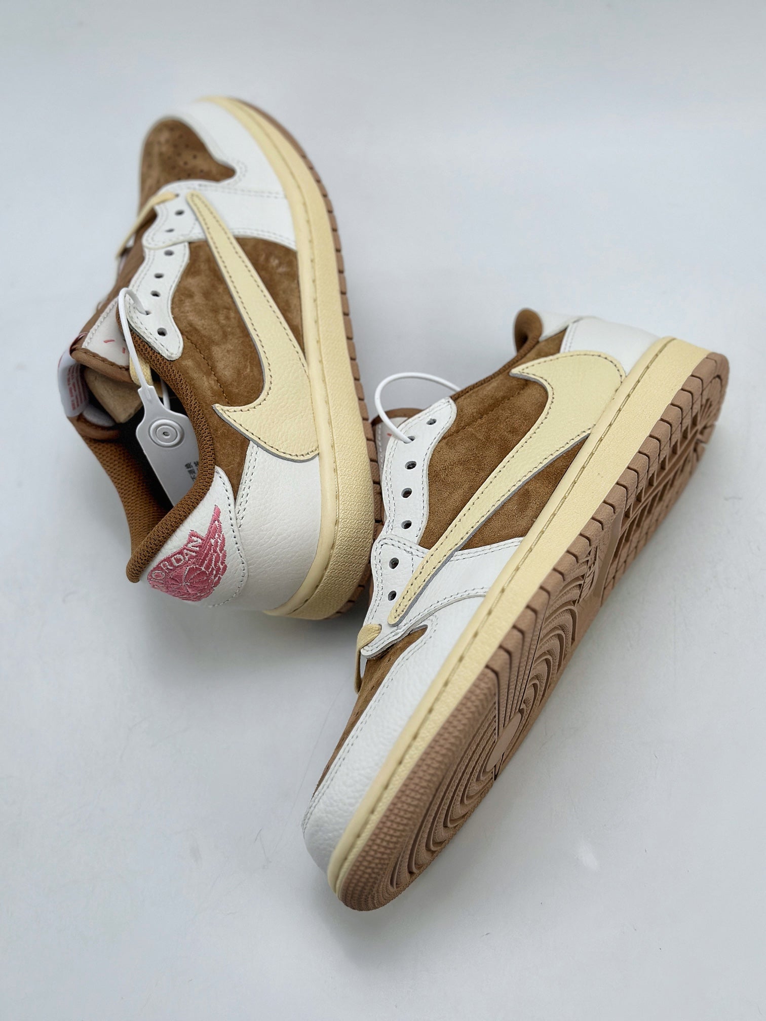 Travis Scott × Nike Air Jordan 1 Low OG SP "Sail/Shy Pink"