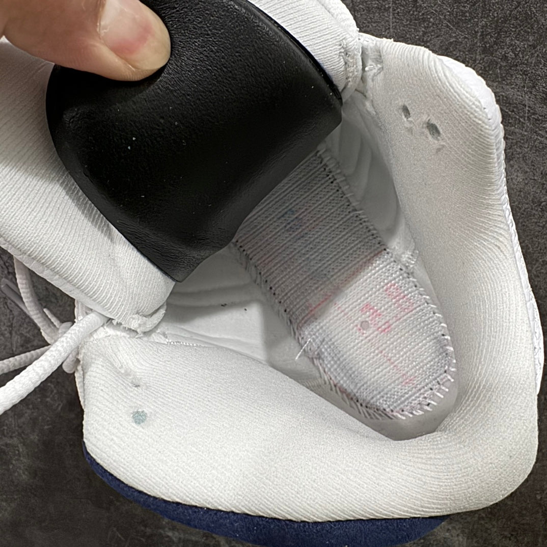 Nike Air Jordan 13 Retro "White and Midnight Navy"