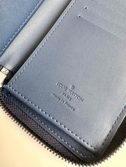 Louis Vuitton  Zippy Wallet Vertical