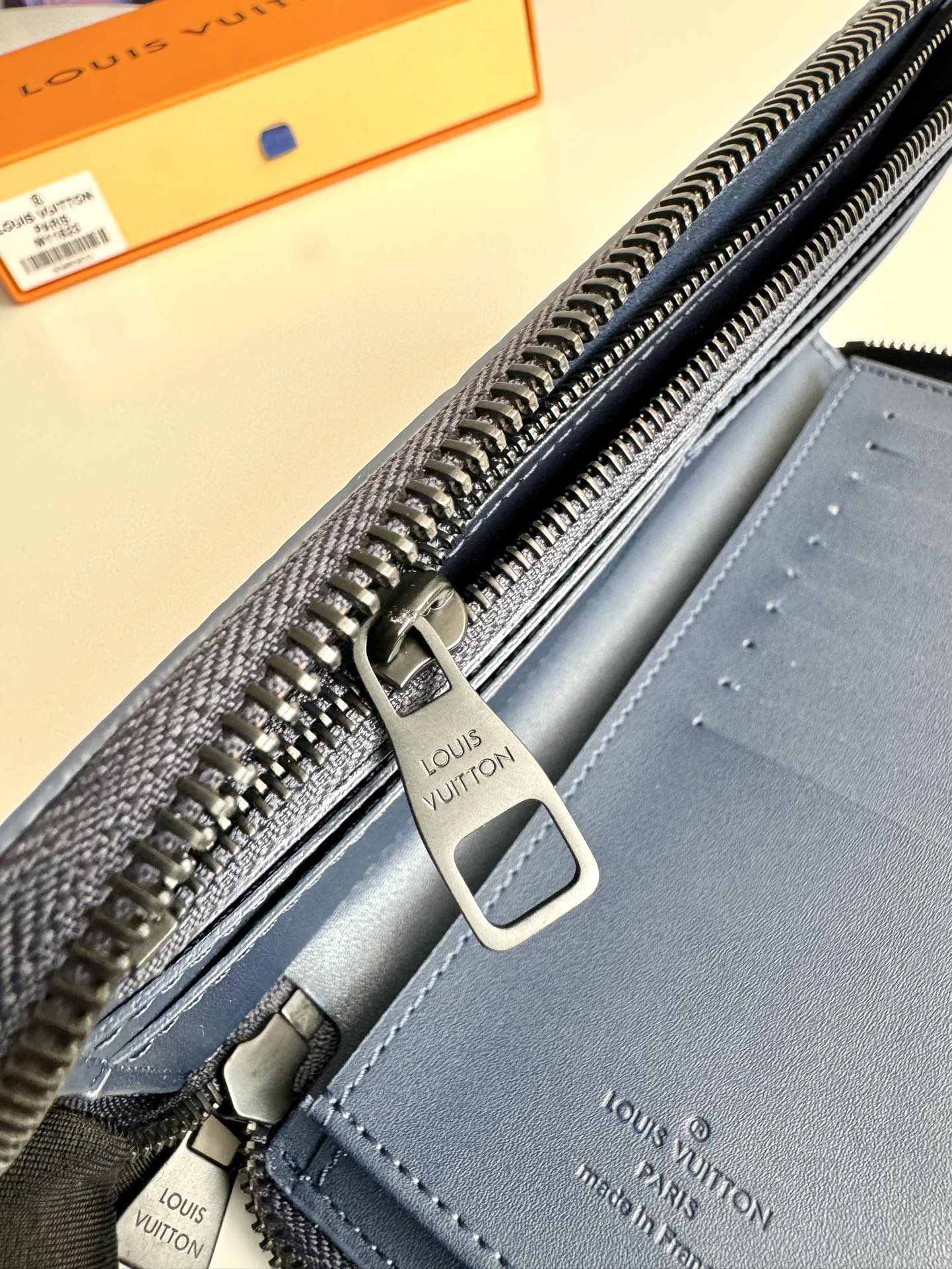 Louis Vuitton  Zippy Wallet Vertical