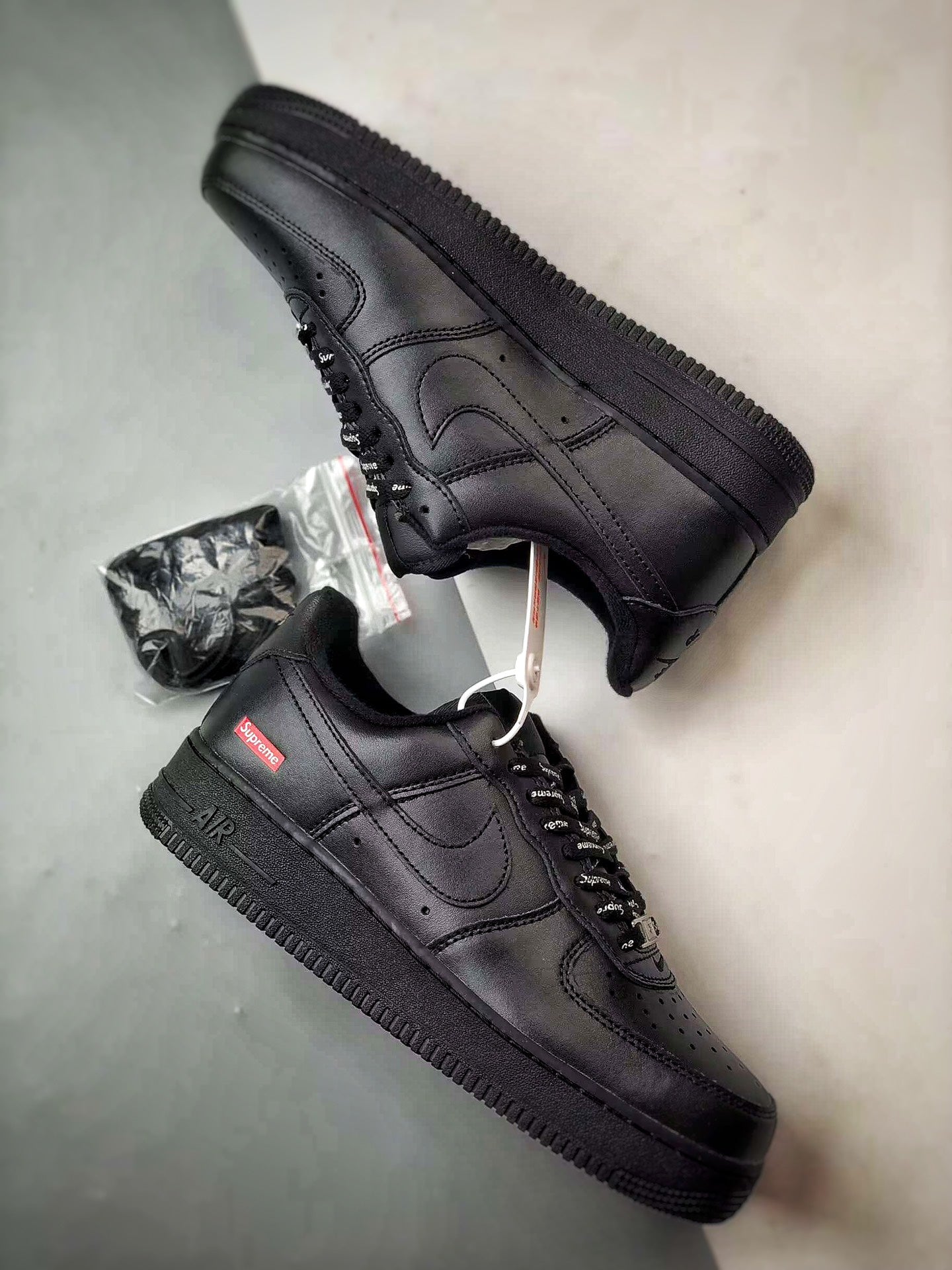 Supreme × Nike Air Force 1 Low "Black"