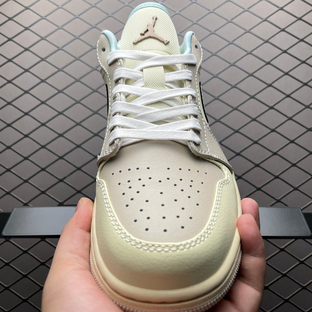 Nike Air Jordan 1 Low "Sanddrift"