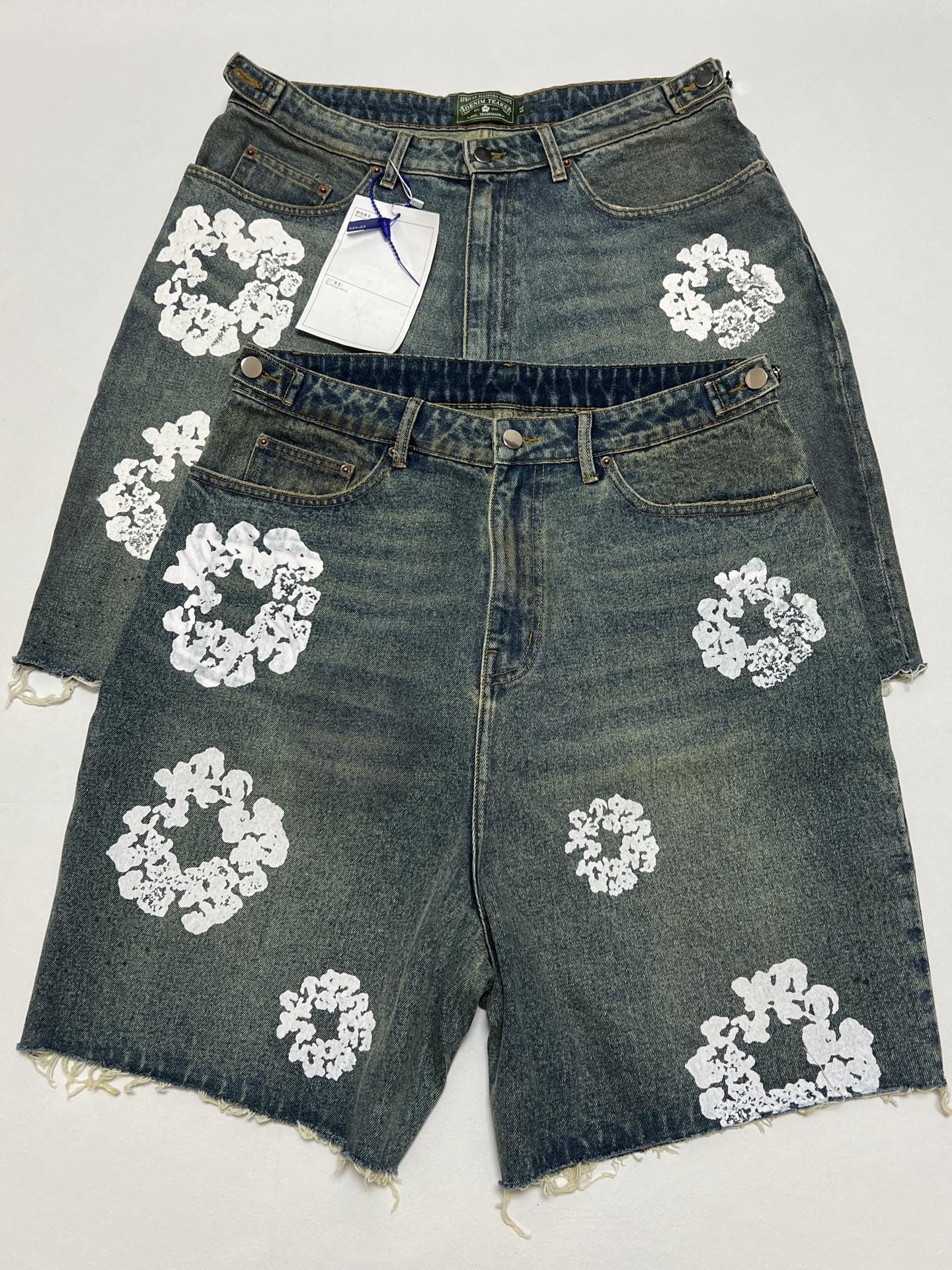 DENIM TEARS x LEVI'S Dirty Wash Wreath Short "Light Wash"