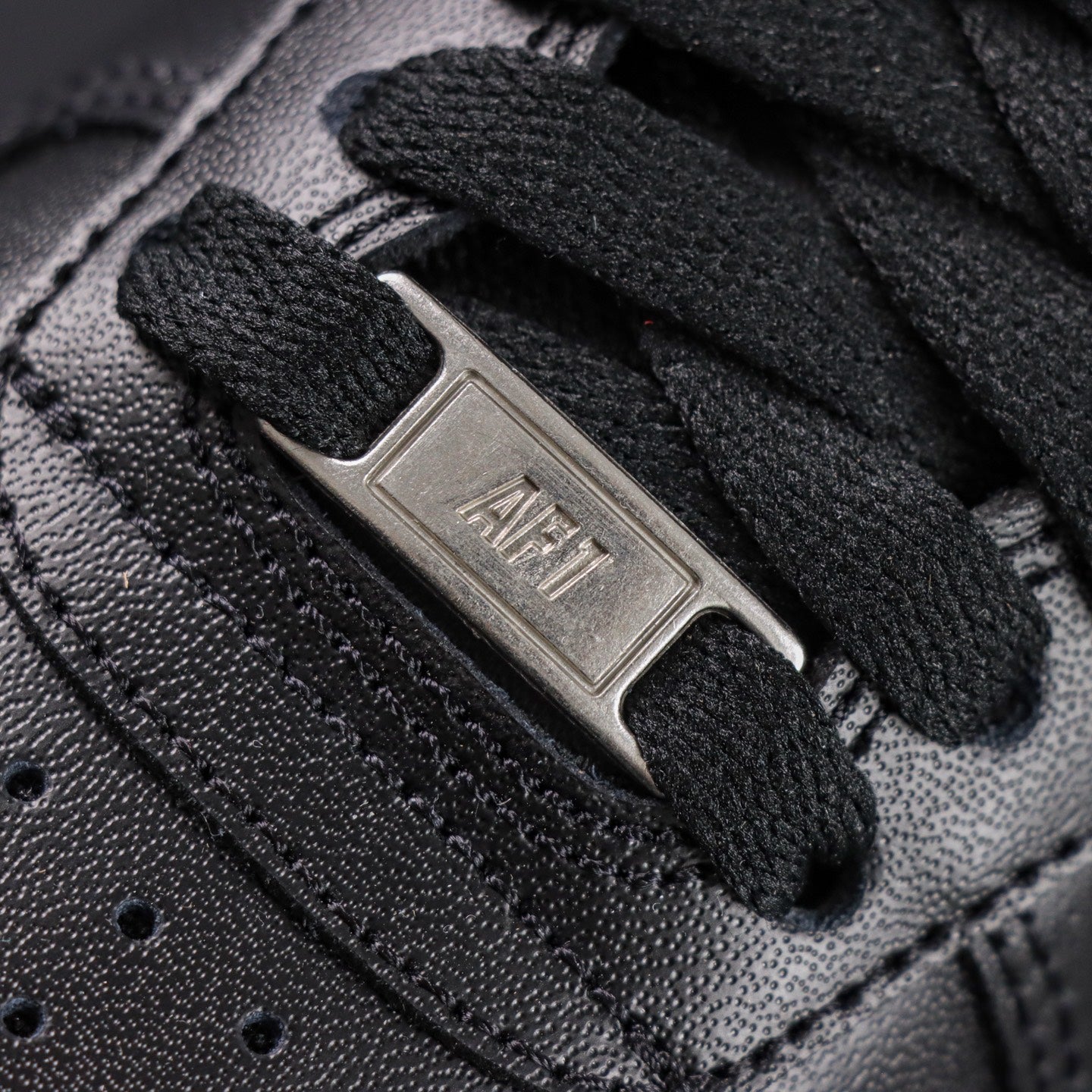 Nike Air Force 1 Low 07 "Black"