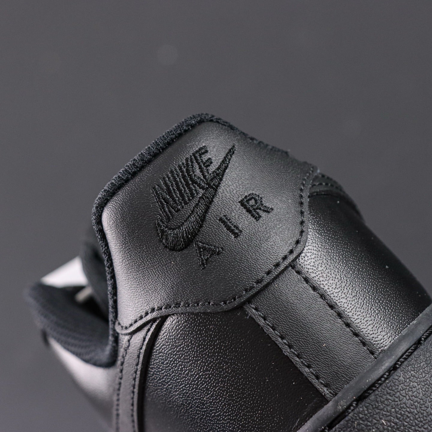Nike Air Force 1 Low 07 "Black"