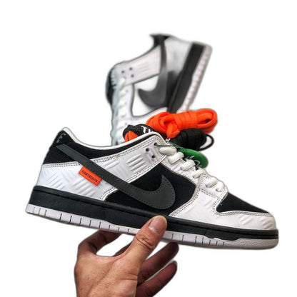 TIGHTBOOTH × Nike SB Dunk Low "White/Black"