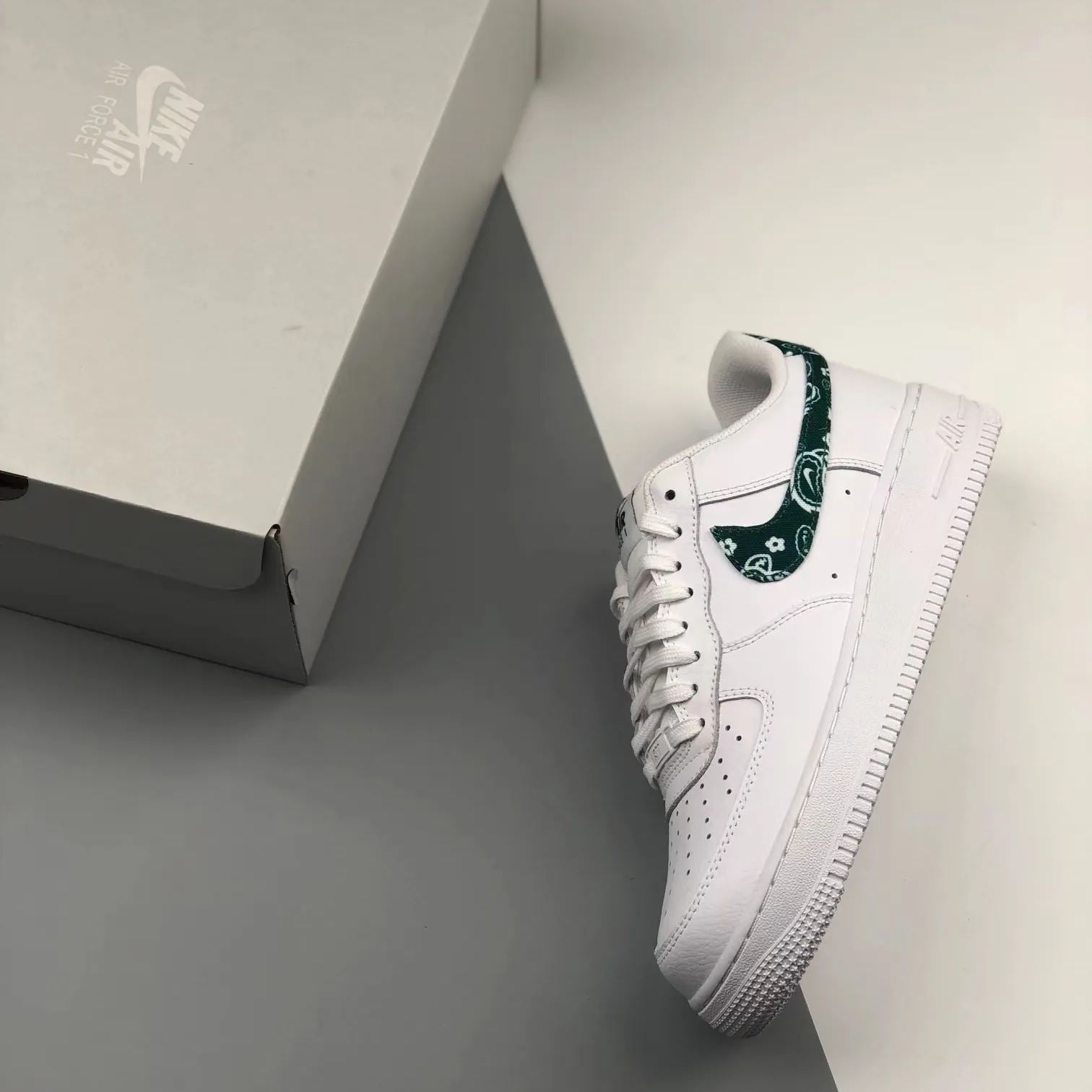 Nike WMNS Air Force 1 Low '07 Essential "Green Paisley"