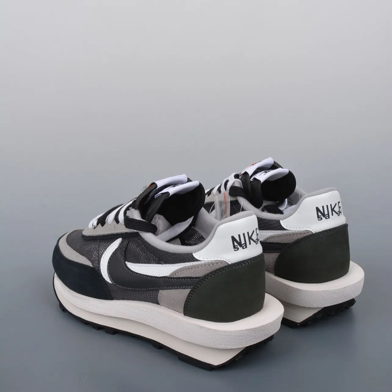 サカイ ワッフルシューズ/sacai × Nike LD Waffle "Black"