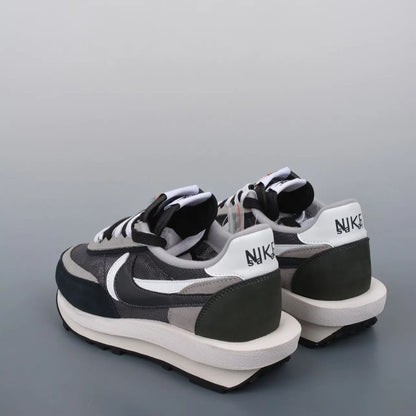 サカイ ワッフルシューズ/sacai × Nike LD Waffle "Black"