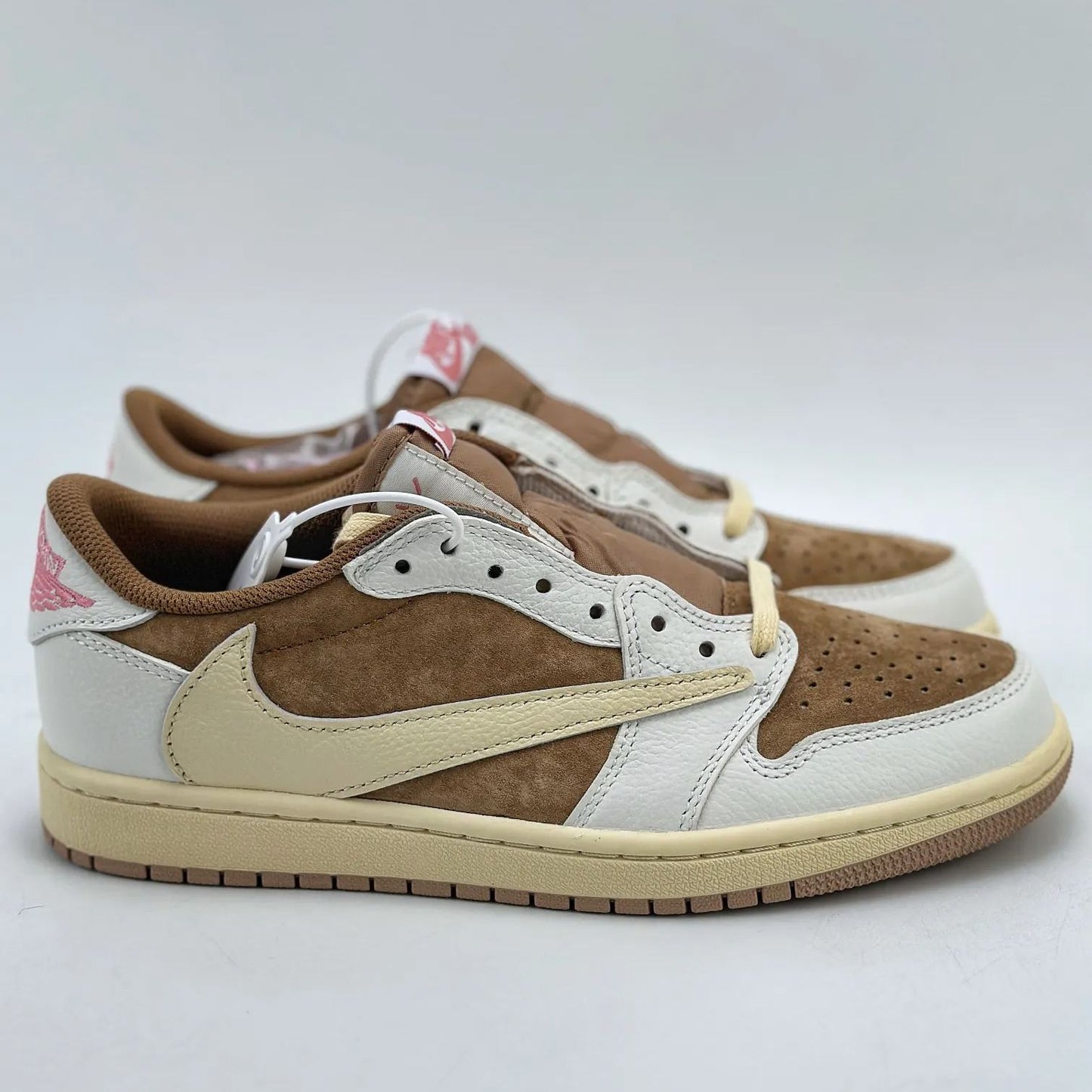 Travis Scott × Nike Air Jordan 1 Low OG SP "Sail/Shy Pink"