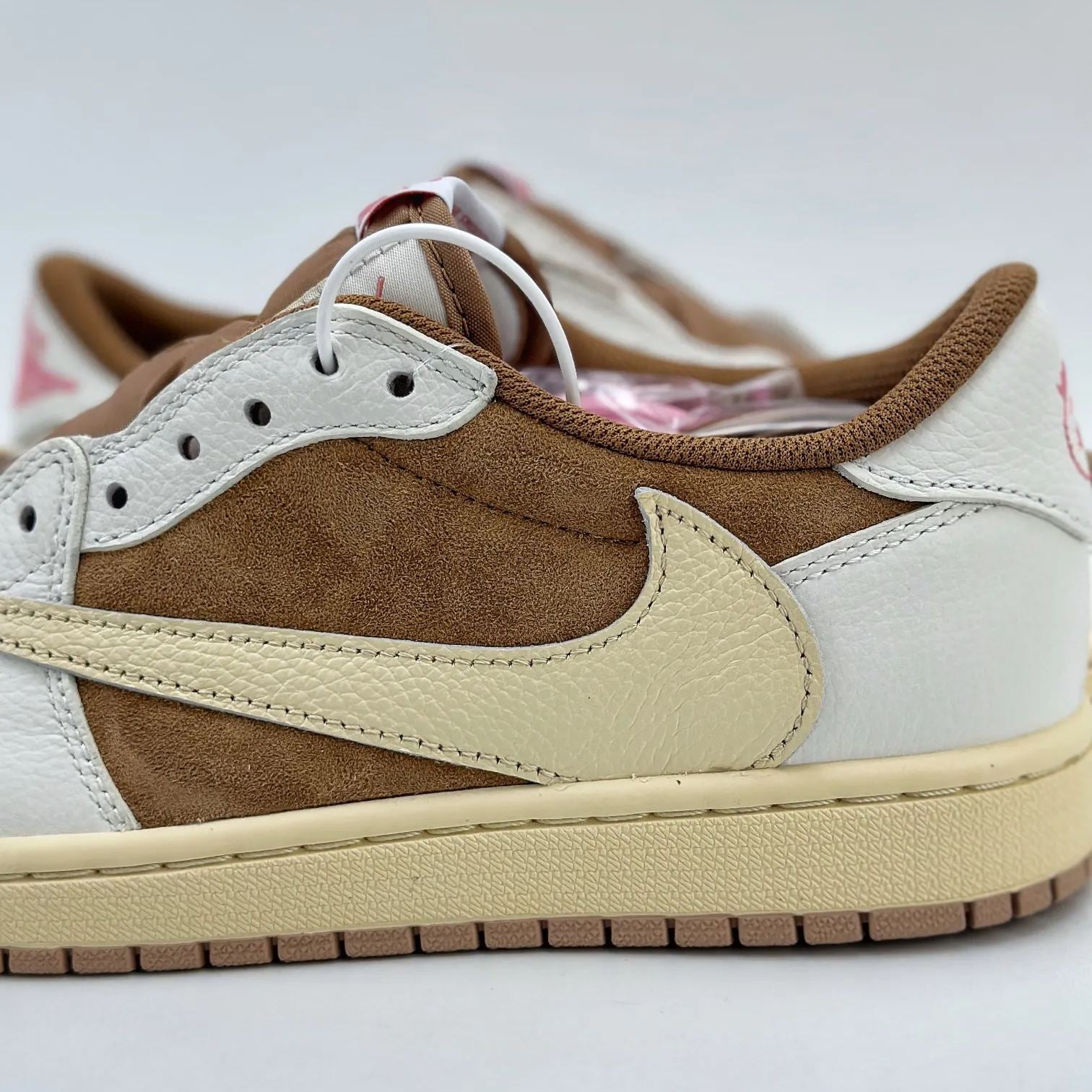 Travis Scott × Nike Air Jordan 1 Low OG SP "Sail/Shy Pink"