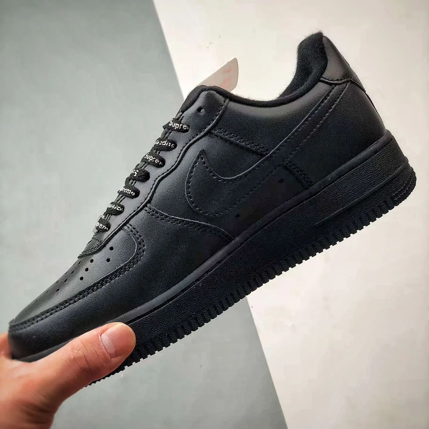 Supreme × Nike Air Force 1 Low "Black"