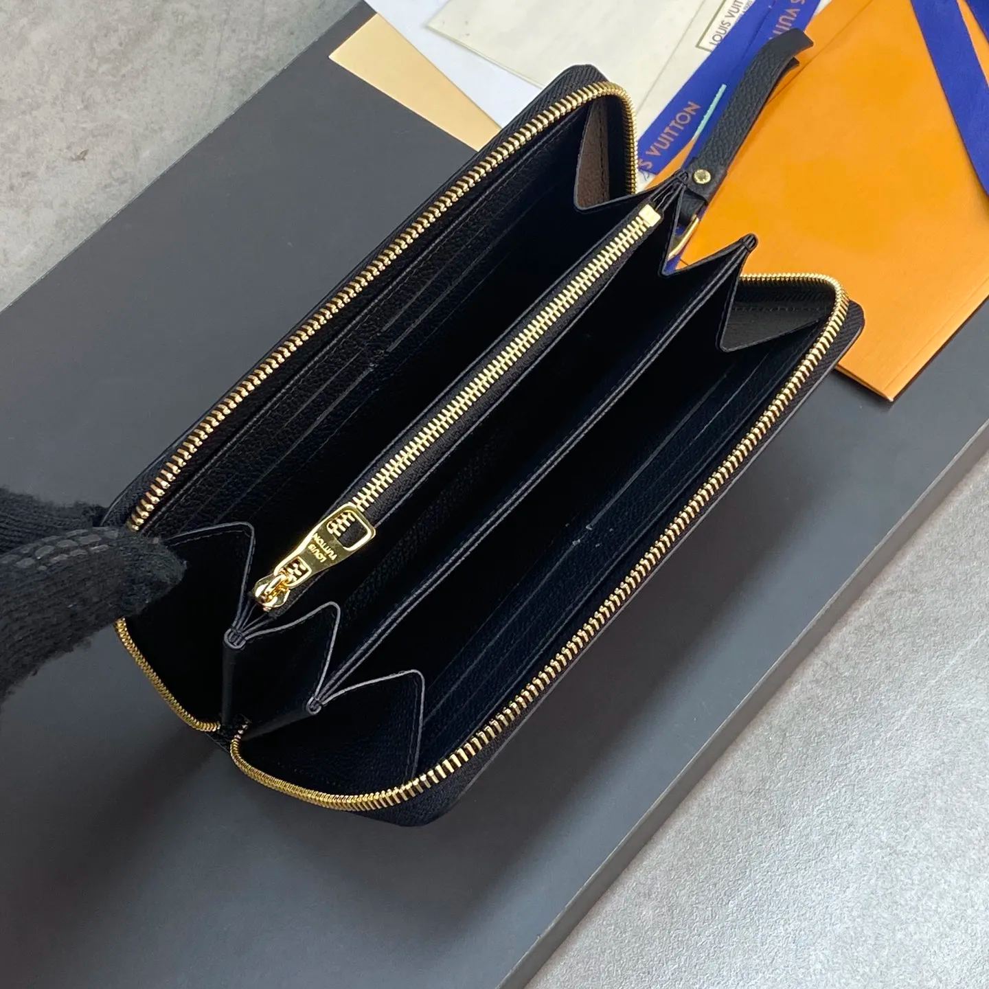 Louis Vuitton Zippy Wallet
