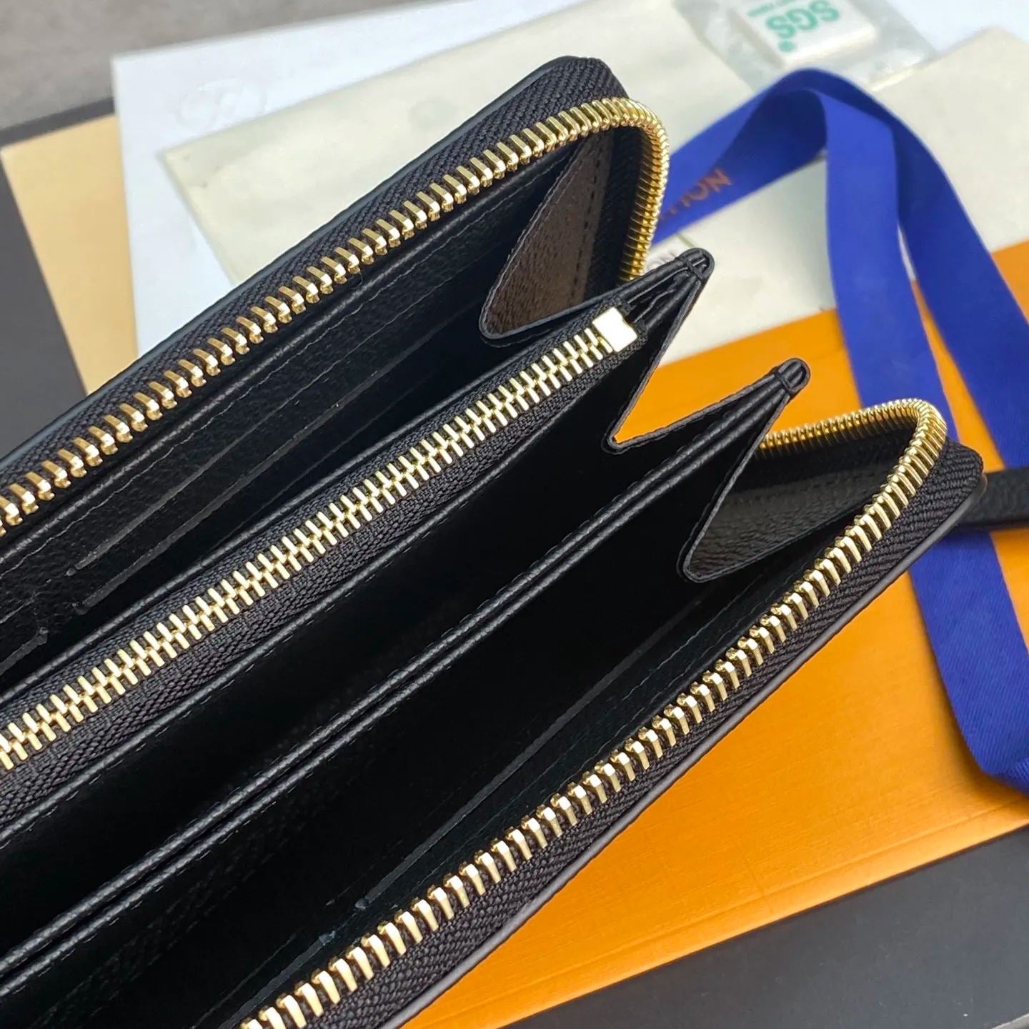 Louis Vuitton Zippy Wallet