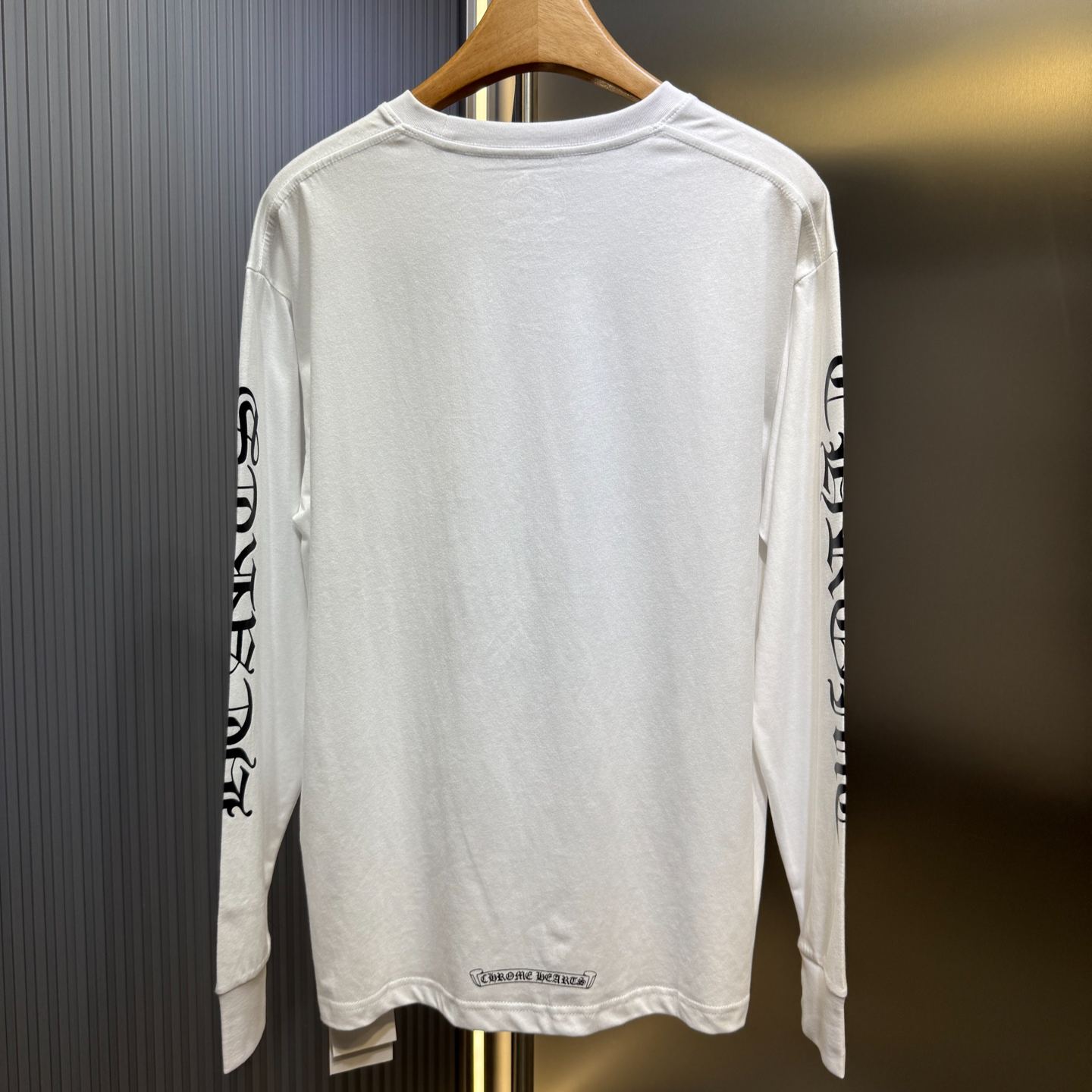 CHROME HEARTS neck logo T-shirt black x white