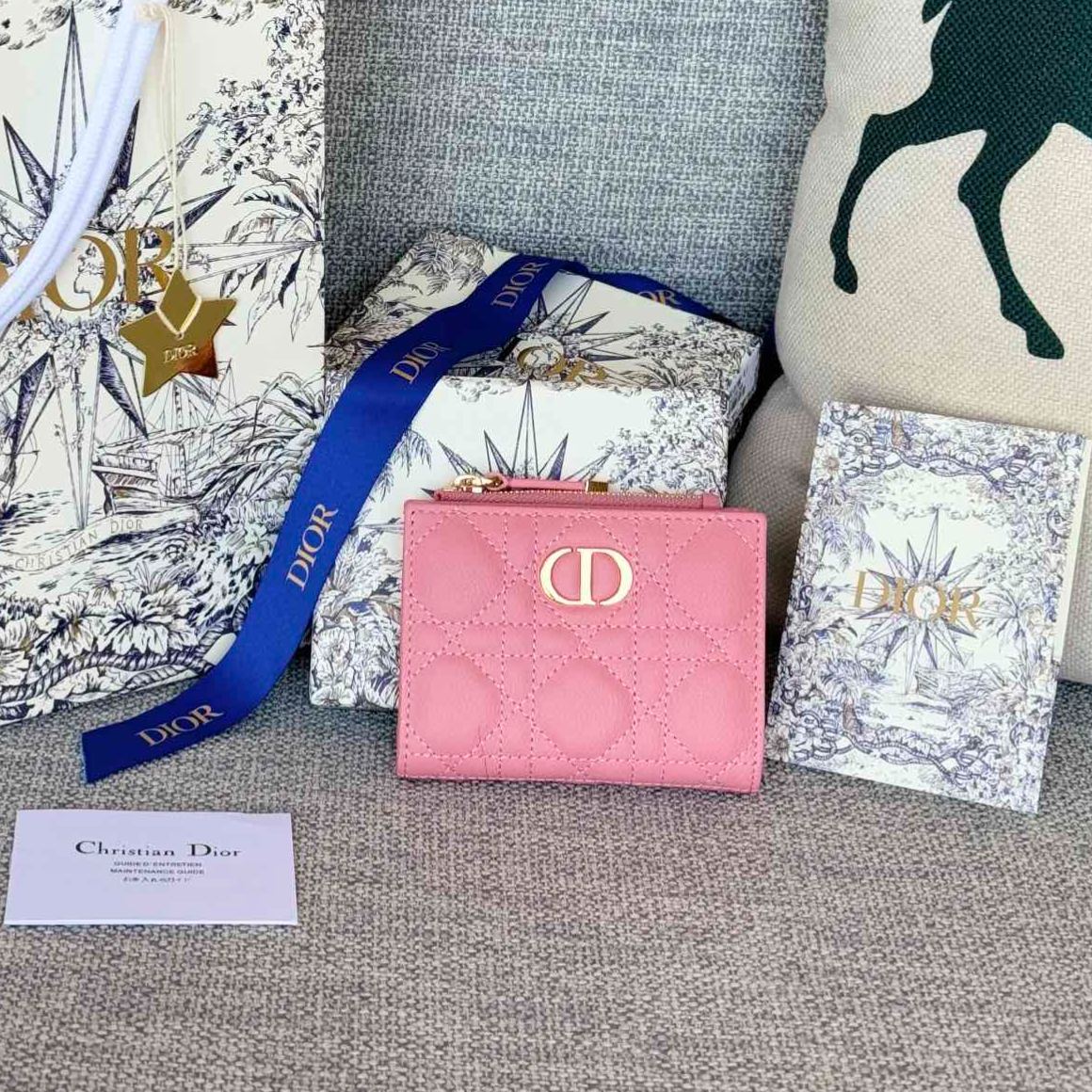 Dior 30 Montaigne Dahlia Wallet