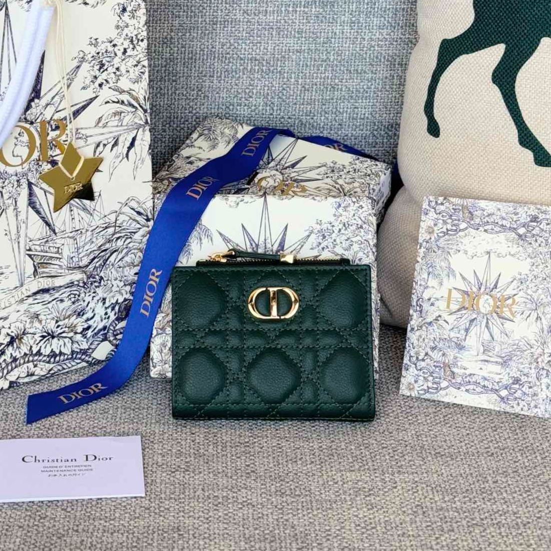 Dior 30 Montaigne Dahlia Wallet