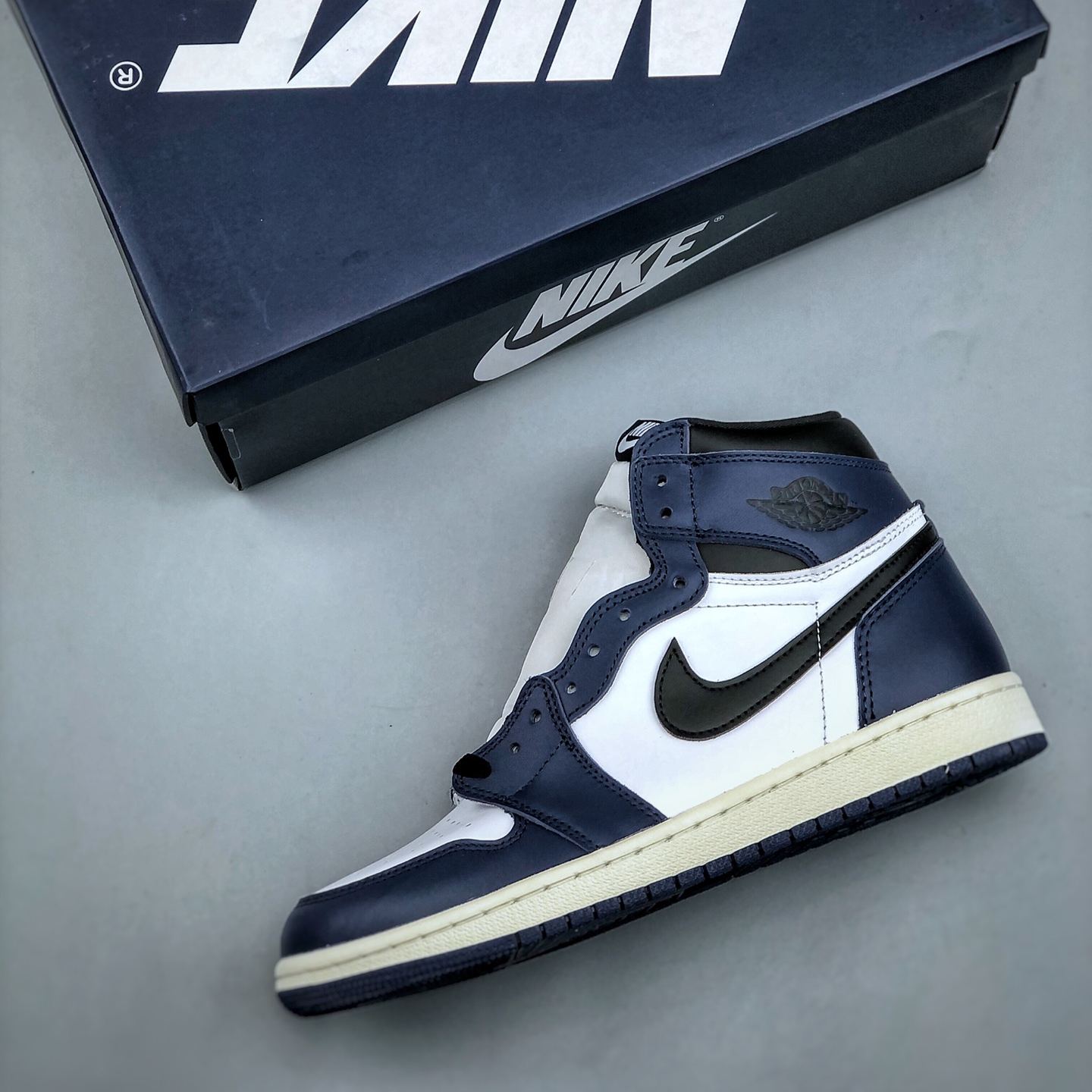 Nike Air Jordan 1 Retro High OG "Midnight Navy"