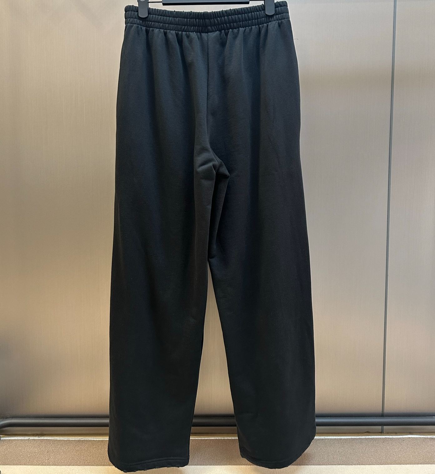 BALENCIAGA Messy Spray Baggy Sweatpants "Black"